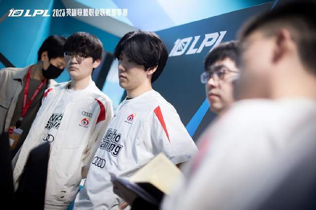 坚持和热爱 坚持和热爱